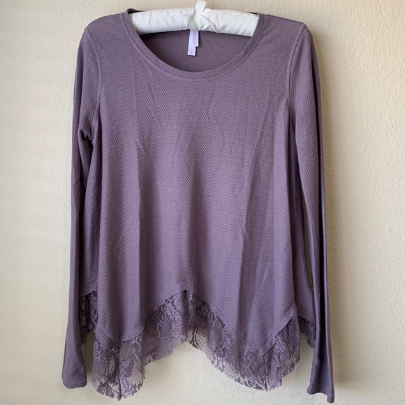 Long Sleeve Top Smoky Lilac with Lace Hem Zigzag Hemline ScoopNeck Size Small - Picture 2 of 14